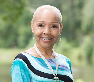 Lisa Edwards-Burrs headshot