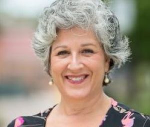 Lisa Kinzer headshot