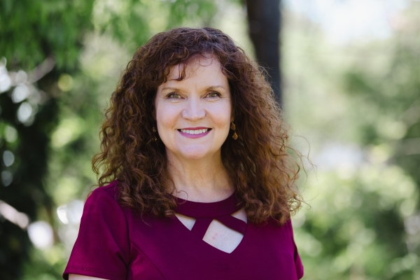 Linda Cheyne headshot