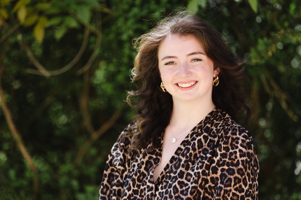 Victoria Fenton outdoor headshot