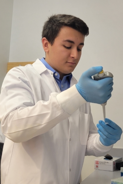 Marc Moroz doing lab research in a laboratory