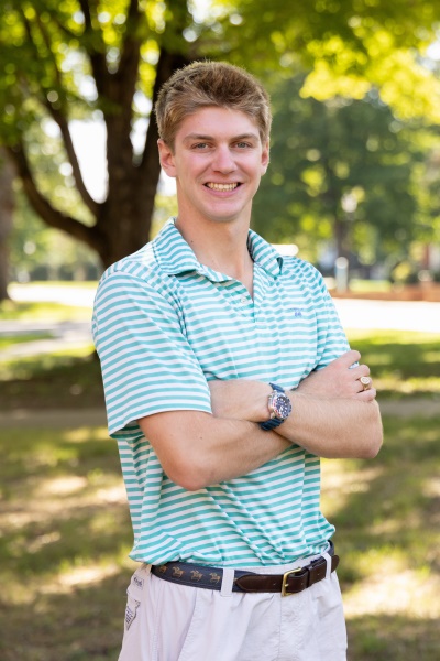 Owen Renfrow '27 outdoor headshot
