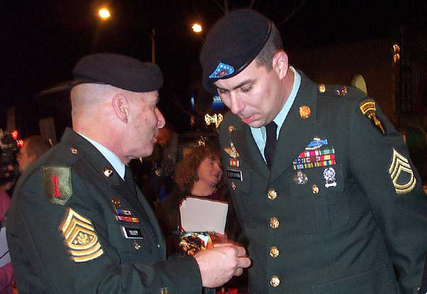 Matt Eversmann in formal military uniform