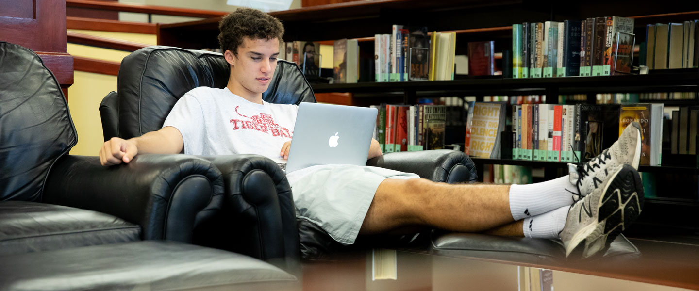 Hampden-Sydney College students hanging out in the Brown Student Center grand living room