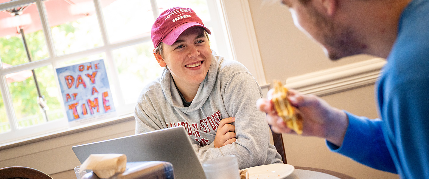 Hampden-Sydney College students eating in the dining hall